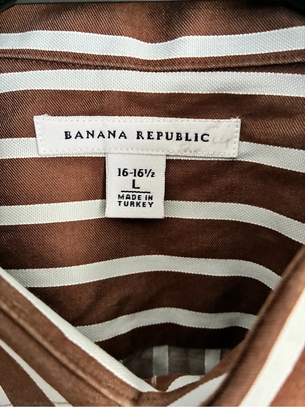 Banana Republic Men’s large Brown & White Stripe Button-Up Shirt 100 % cotton